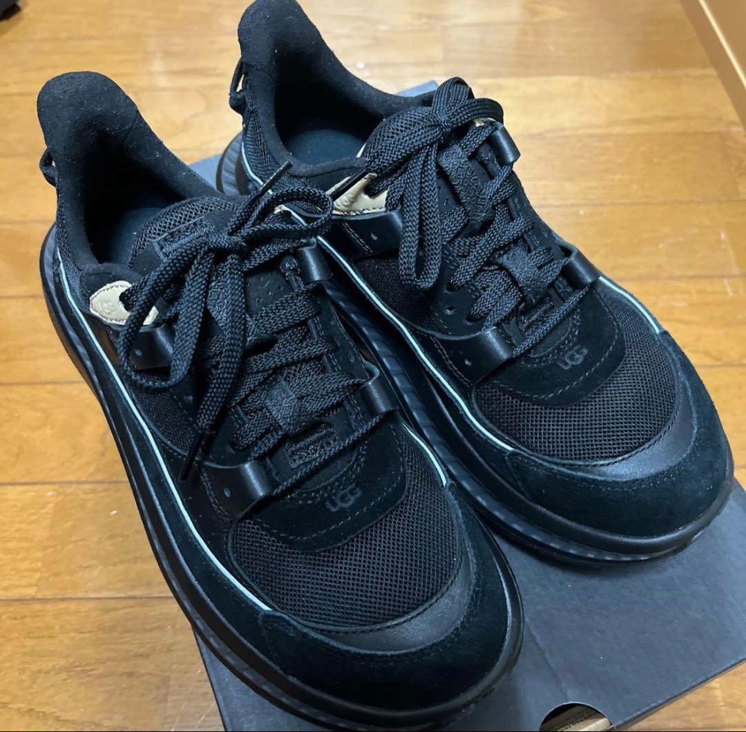 UGG アグ　CA805 V2 26cm