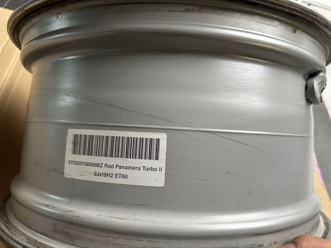 美品　ポルシェ　純正　パナメーラ　ホイール　空気圧センサー付き　19インチ