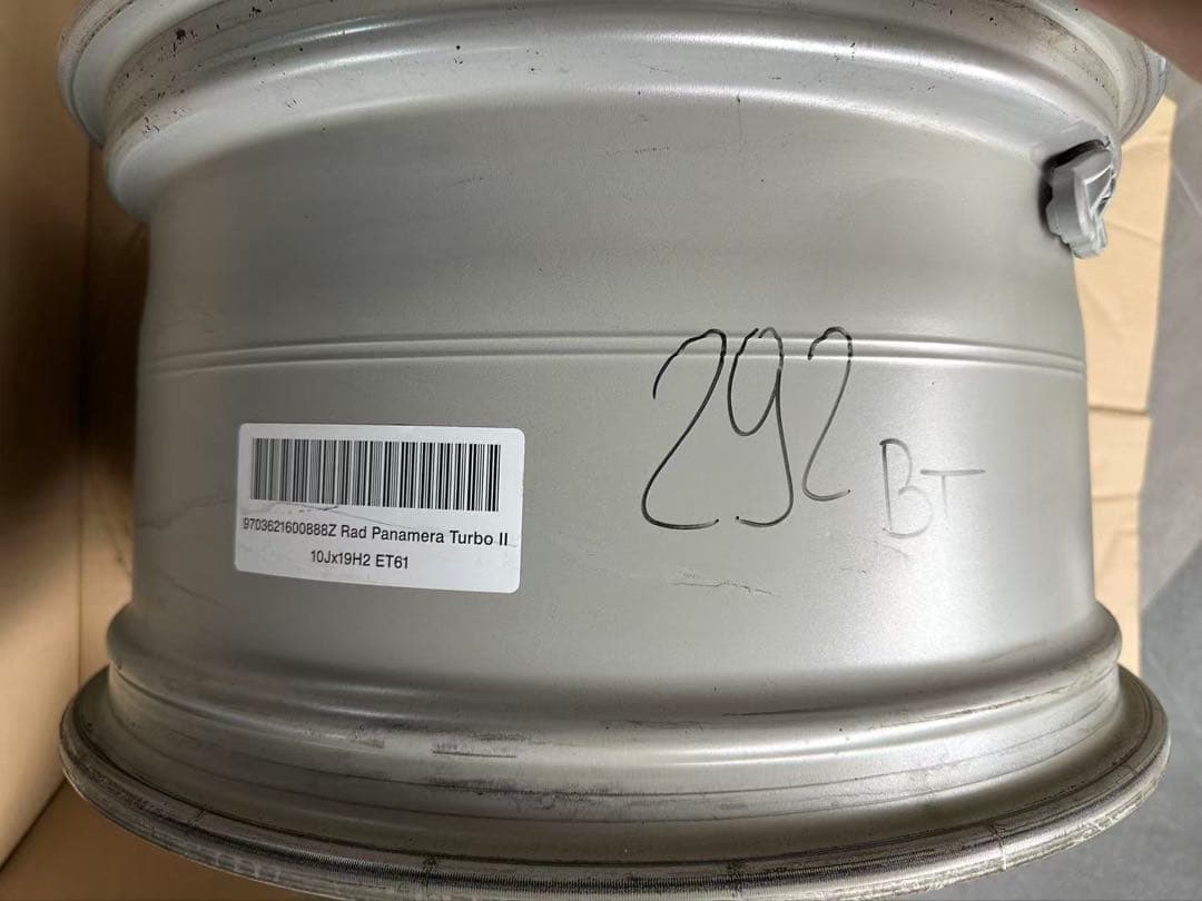 美品　ポルシェ　純正　パナメーラ　ホイール　空気圧センサー付き　19インチ