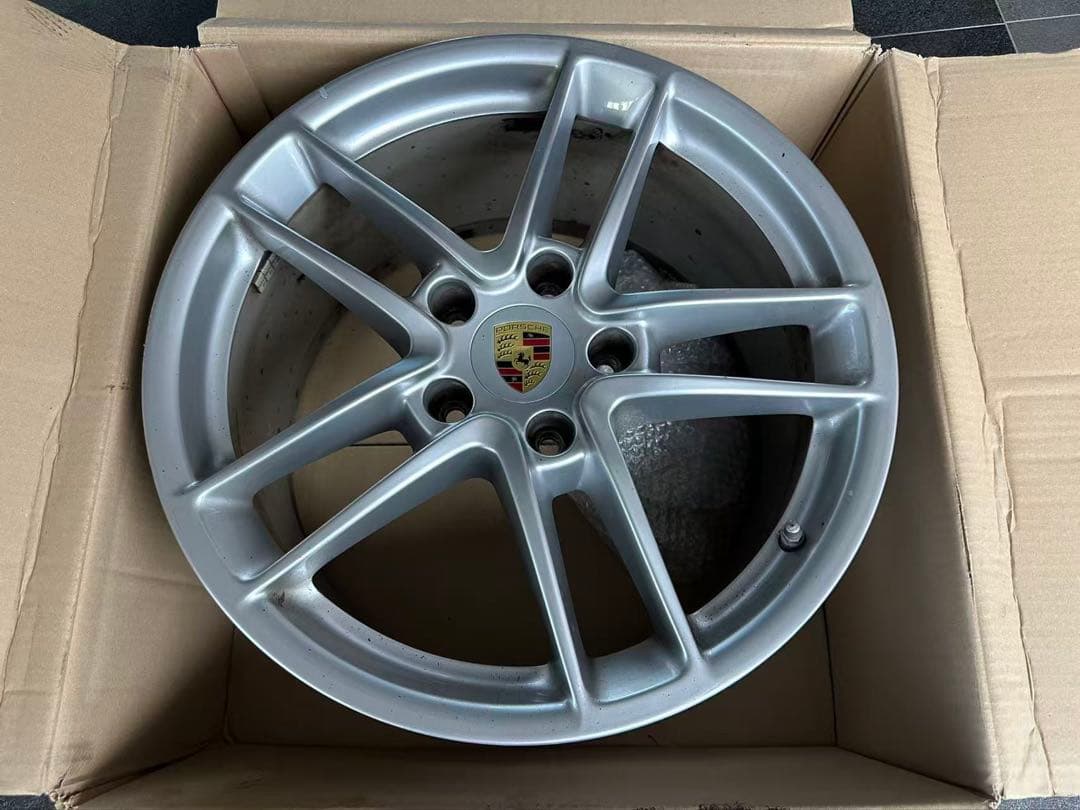 美品　ポルシェ　純正　パナメーラ　ホイール　空気圧センサー付き　19インチ