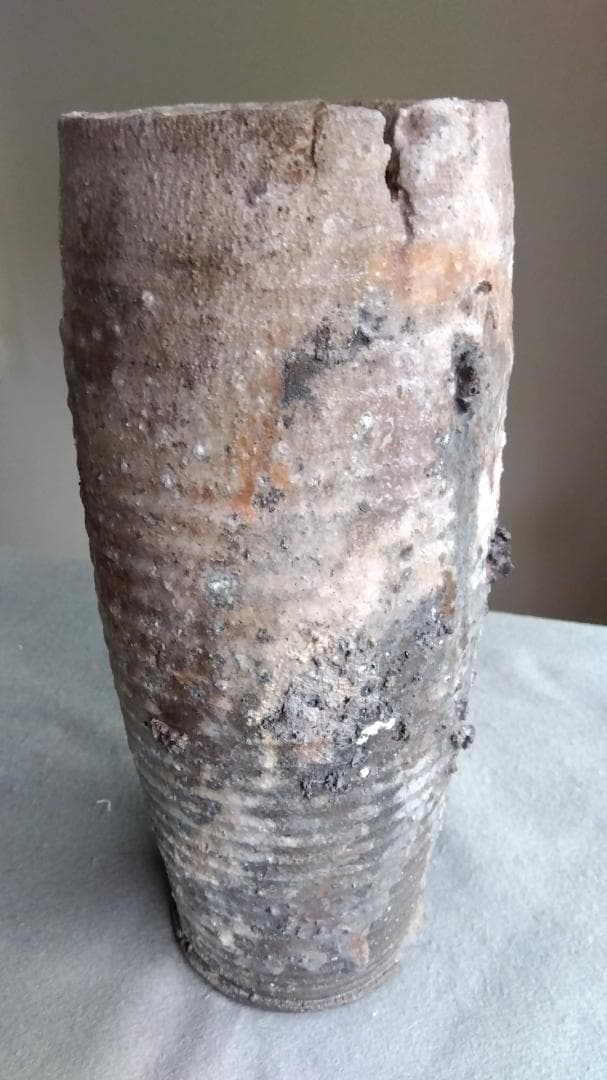 越前焼　白越不朝　塩越窯　自然灰釉究極美迸る逸品 還元窯変美筒状花器 No:12