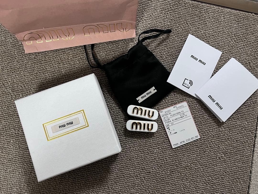 【miumiu】　ヘアピン　♡期間限定お値下げ♡