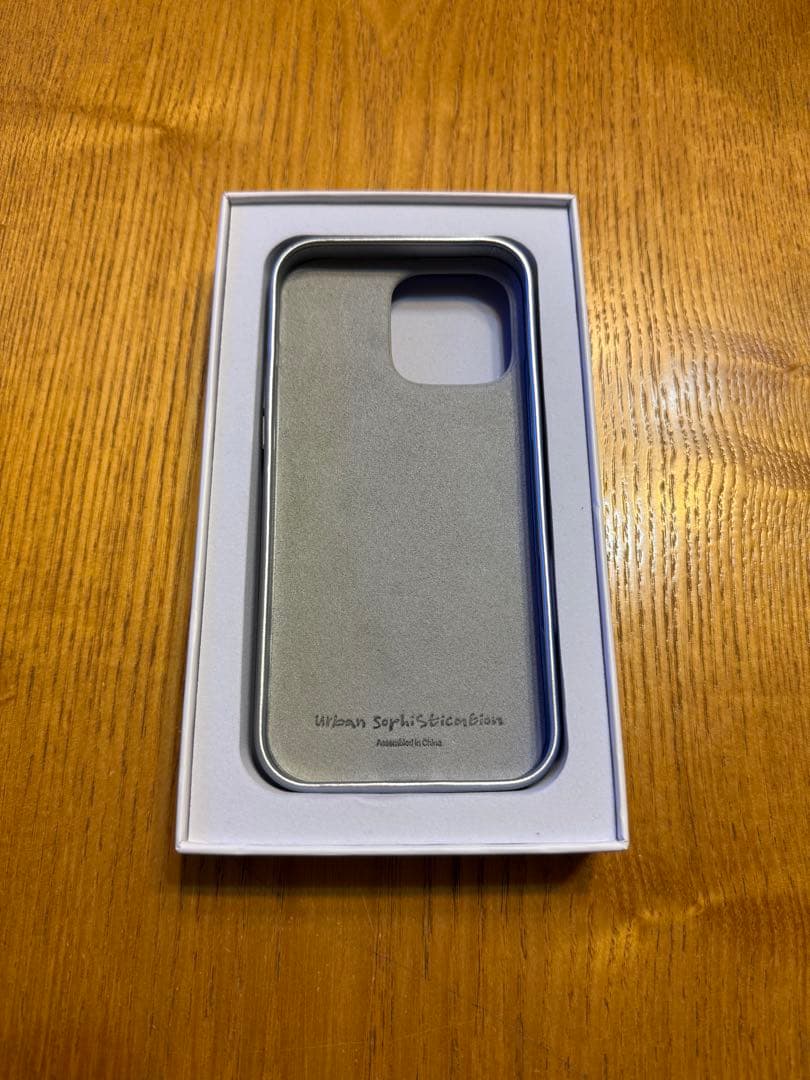 iPhoneアクセサリー urban sophistication chrome