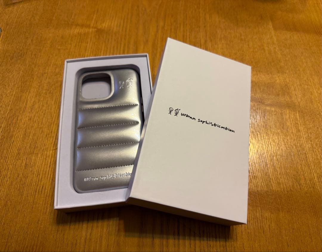 iPhoneアクセサリー urban sophistication chrome