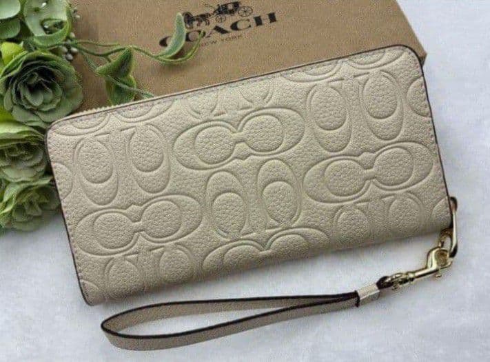新品未使用コーチ長財布ロゴシグネチャーホワイトレディースメンズ送料無料即日発送