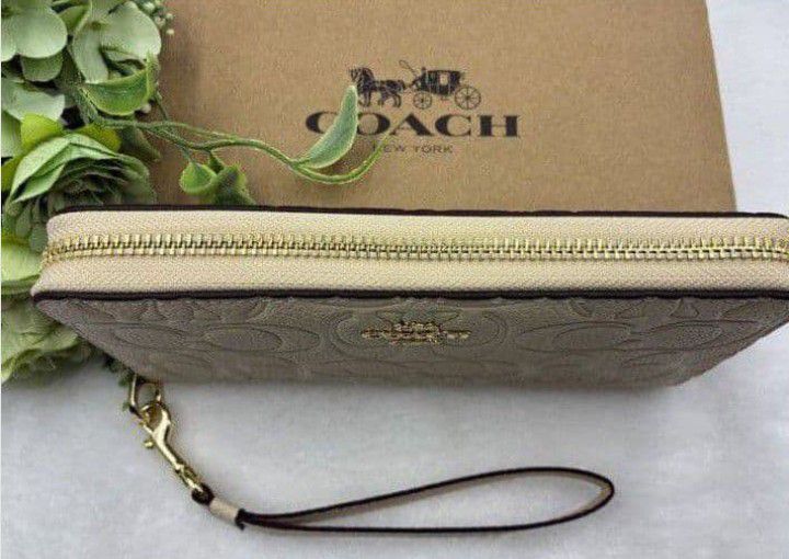 新品未使用コーチ長財布ロゴシグネチャーホワイトレディースメンズ送料無料即日発送