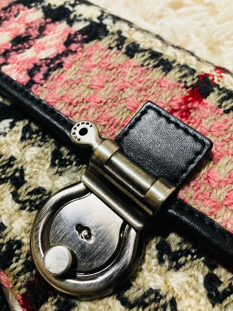 鍵付き　バーバリーロンドン　ノバチェック　ツイード　クラッチバッグ　ピンク