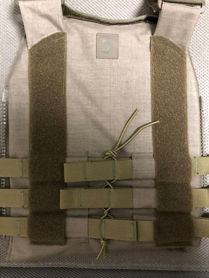 GIGNプレートキャリア　レプリカ