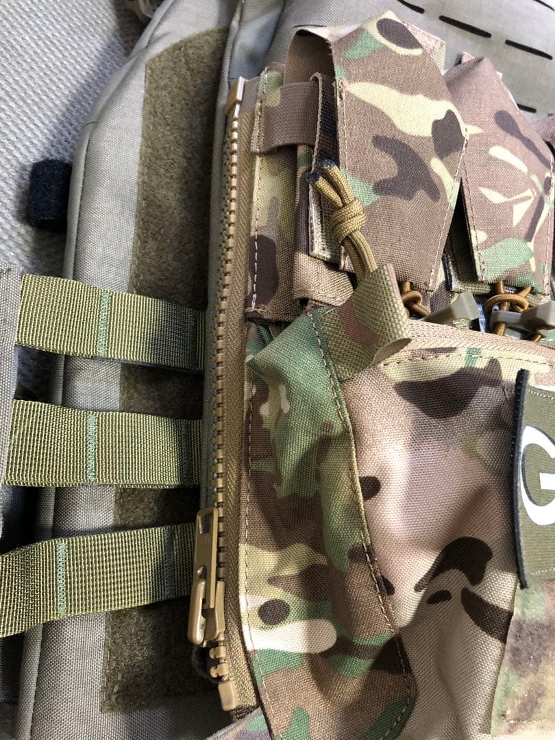 GIGNプレートキャリア　レプリカ