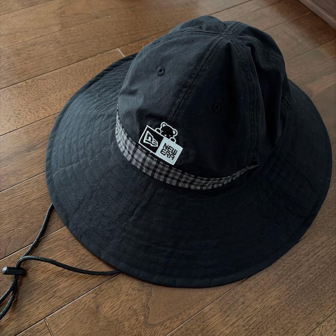 ファミリア　New Era ブラックバケットハット 首元ネット付き
