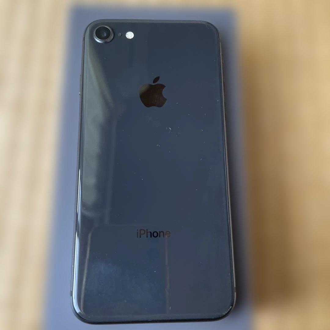 Apple iPhone8ブラック 本体