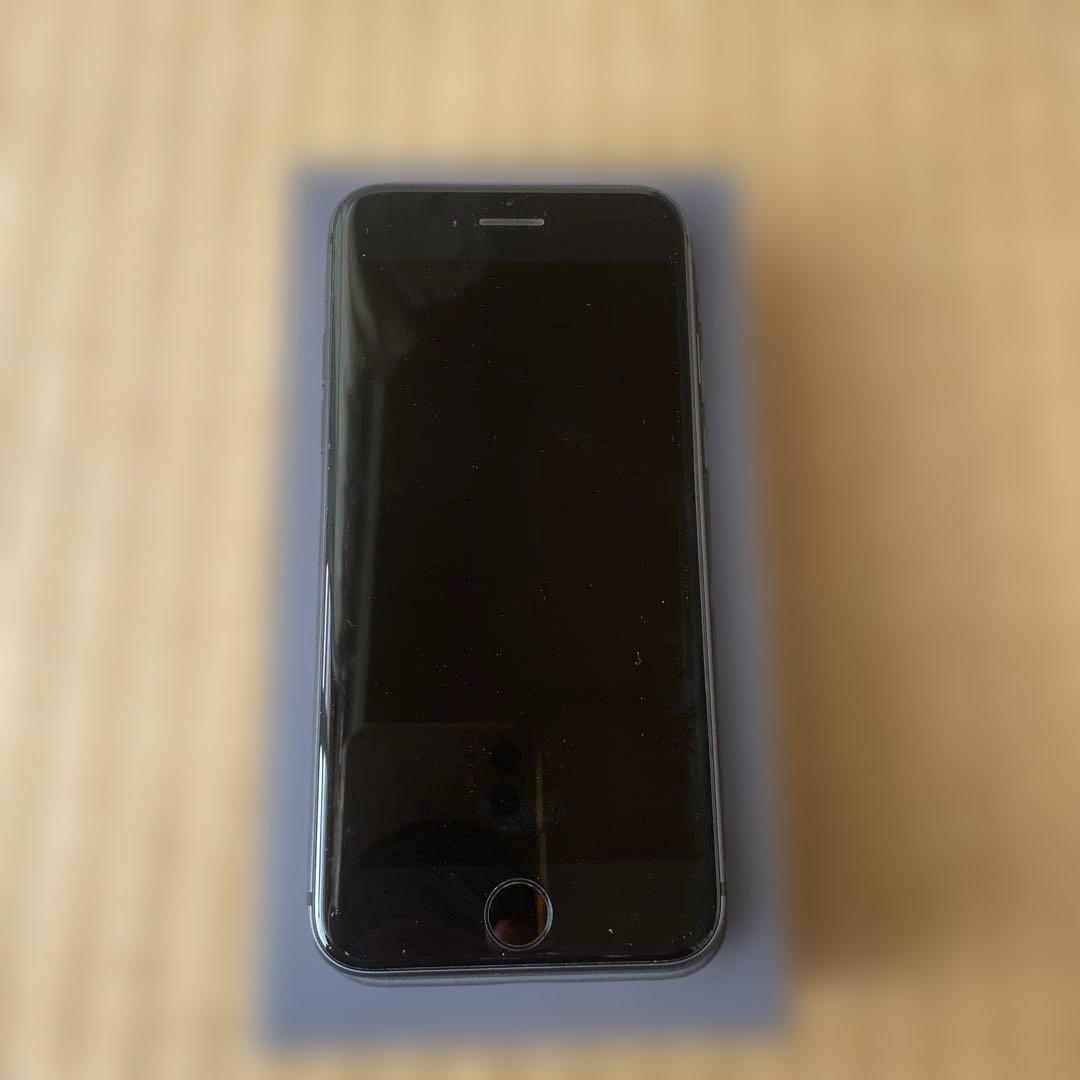 Apple iPhone8ブラック 本体