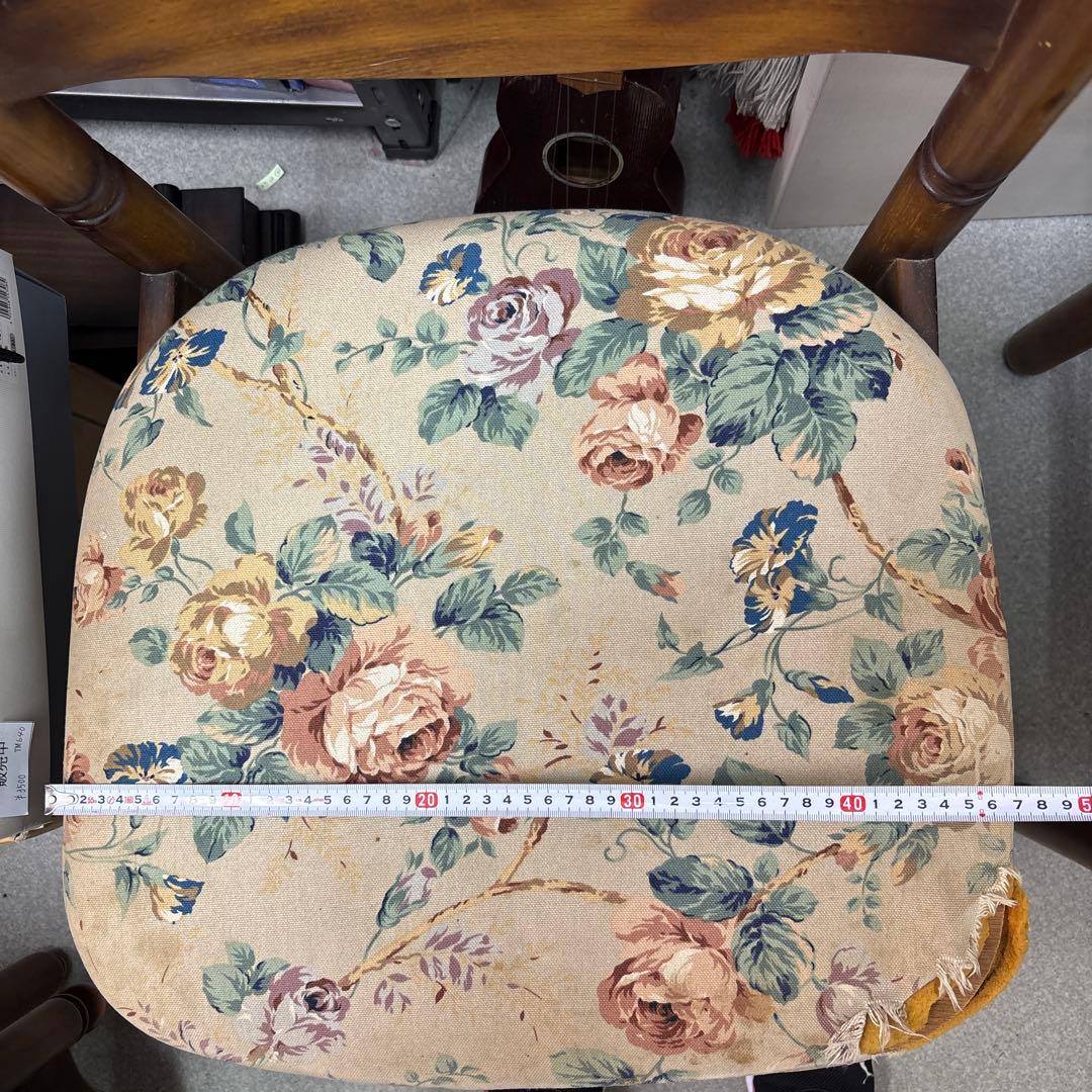 訳あり　カリモク　椅子　2個セット　 ダイニングチェア 花柄