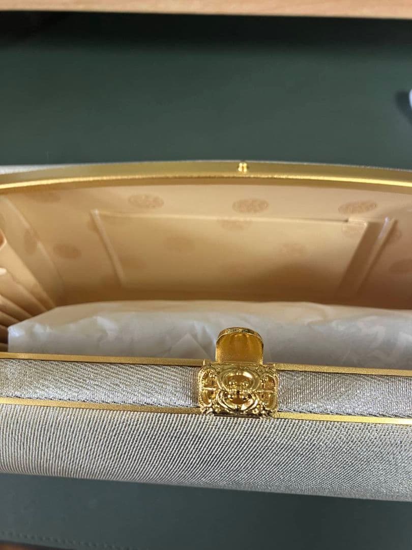 和装バッグ　高級金糸　　フォーマル 着物+パール 松 ヘアアクセサリー