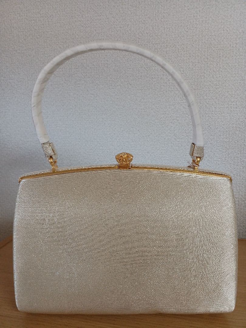 和装バッグ　高級金糸　　フォーマル 着物+パール 松 ヘアアクセサリー