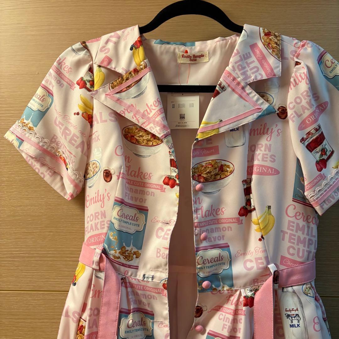 新品タグ付き　Emily Temple Cute シリアルワンピース　ピンク