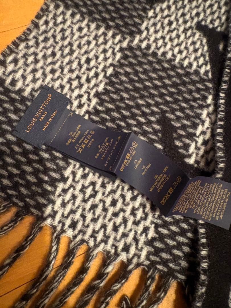 ほぼ未使用 ルイヴィトン マフラー モノグラム チェック M96951