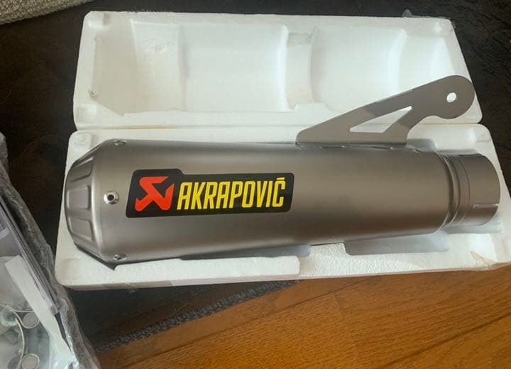 AKRAPOVIC スリップオンサイレンサー S1000RR S1000R