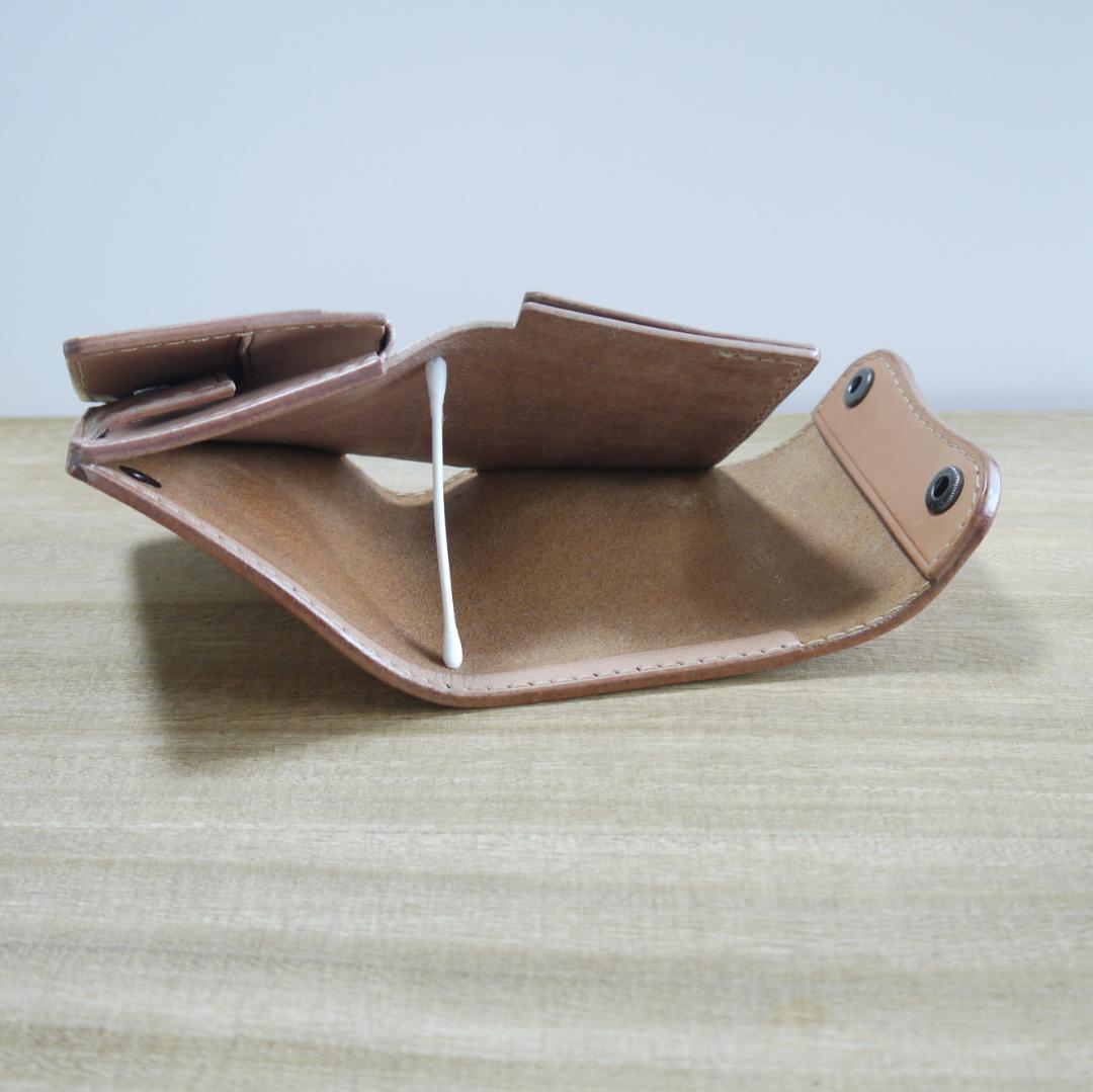 ヌメ革　栃木レザー　サドルレザー　赤タグ付き　コンパクトウォレット　三つ折り