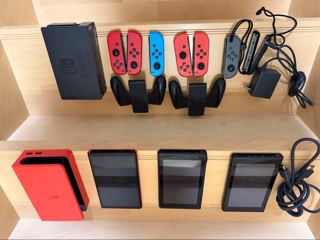 d*3様 Nintendo Switch 本体 3台 その他　ジャンク有り