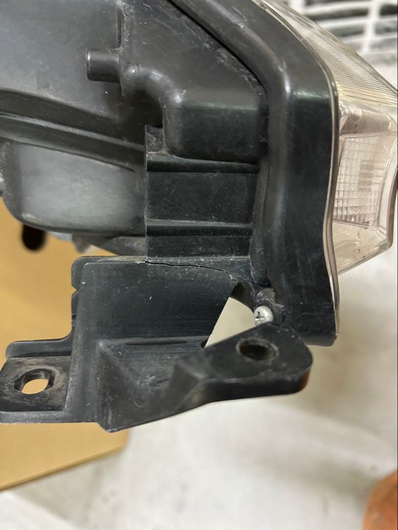 ハリア60系左ヘッドライト