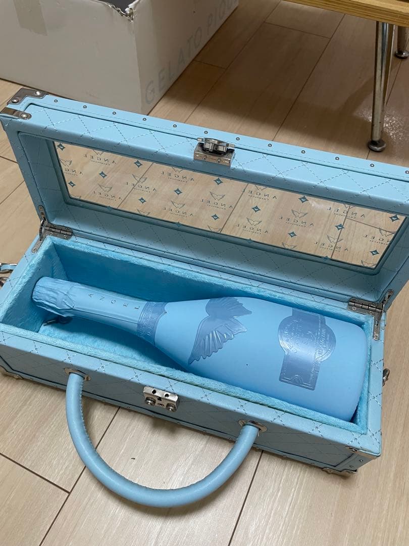 エンジェル シャンパン ドゥミセック 中身あり