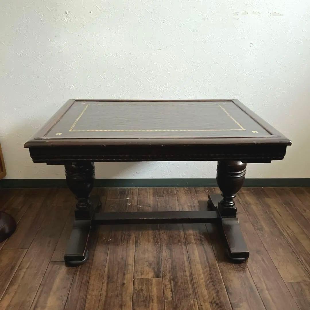 k860r111 英国アンティーク 革張り天板のセンターテーブル 重厚な雰囲気