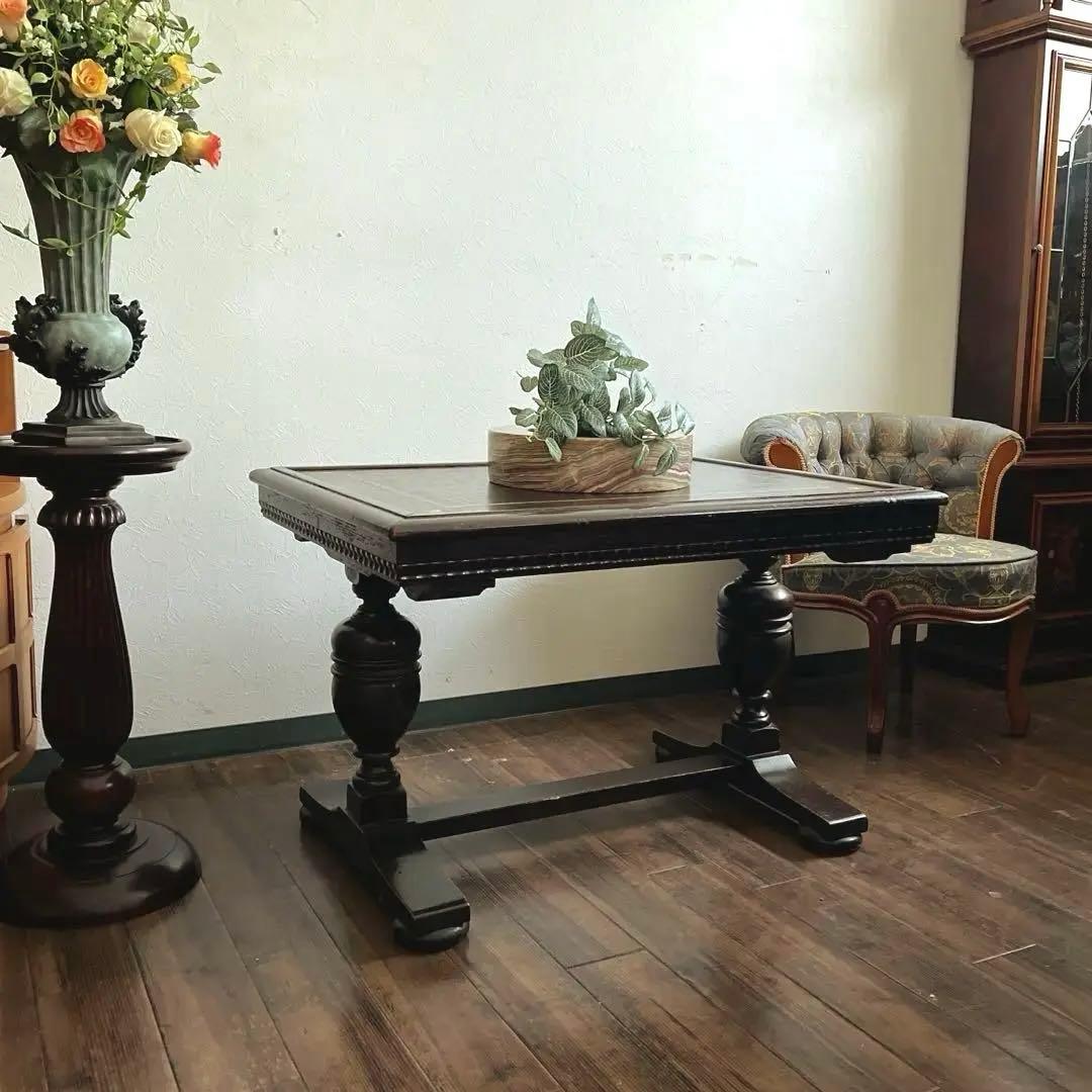 k860r111 英国アンティーク 革張り天板のセンターテーブル 重厚な雰囲気