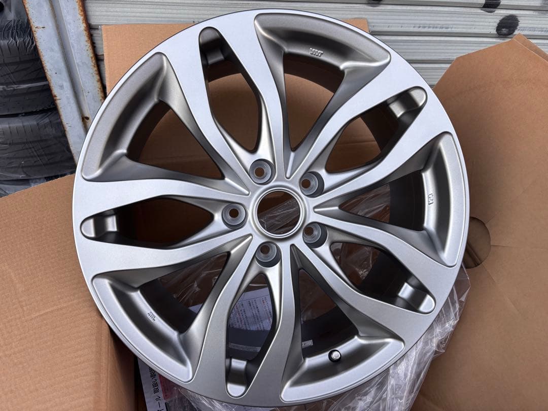 ブリヂストン　18×7 1/2 5穴PCD114.3 18インチ　アルミ一台分