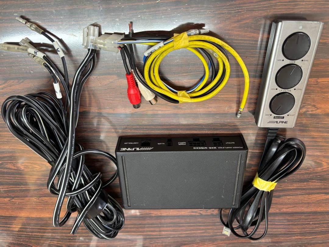 【動作確認済】ALPINE サブウーファー SWE-1500 パワーアンプ