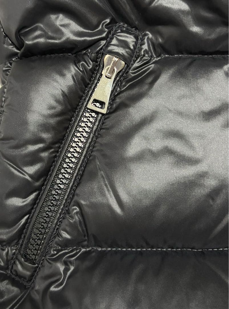 ［新品同様］モンクレール　レディース　ダウンジャケット　ダウンベスト　ファー