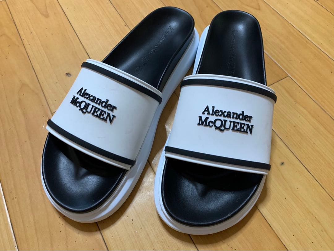 Alexander McQueen ビーチサンダル ホワイト/ブラック　４２