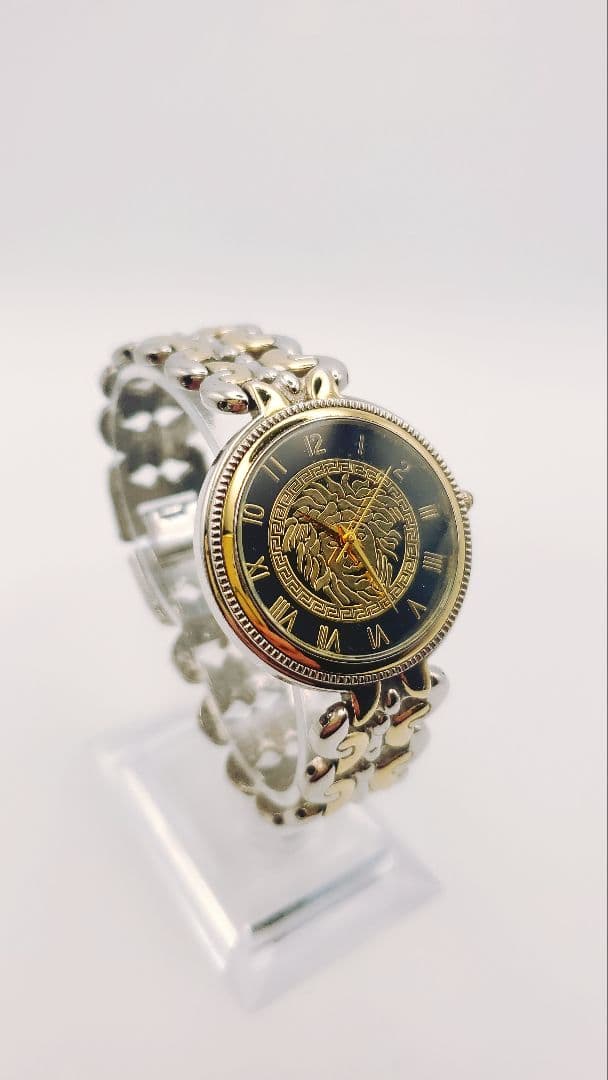 ゆ*き様 年末限定。メンズーレディース。【稼働品】GIANNI VERSACE