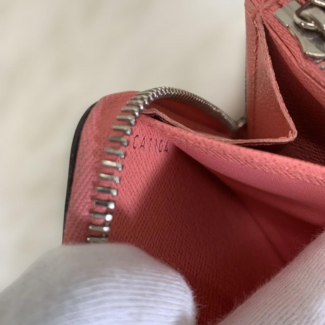 Louis Vuitton エピ　ジッピーウォレット長財布 ブラック/レッド