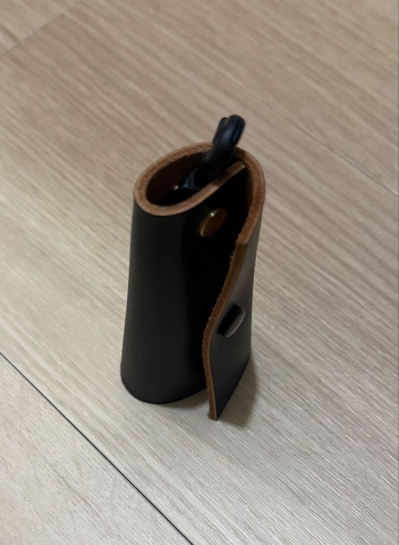 未使用に近い　マルニポーター ブラック レザー キーケース