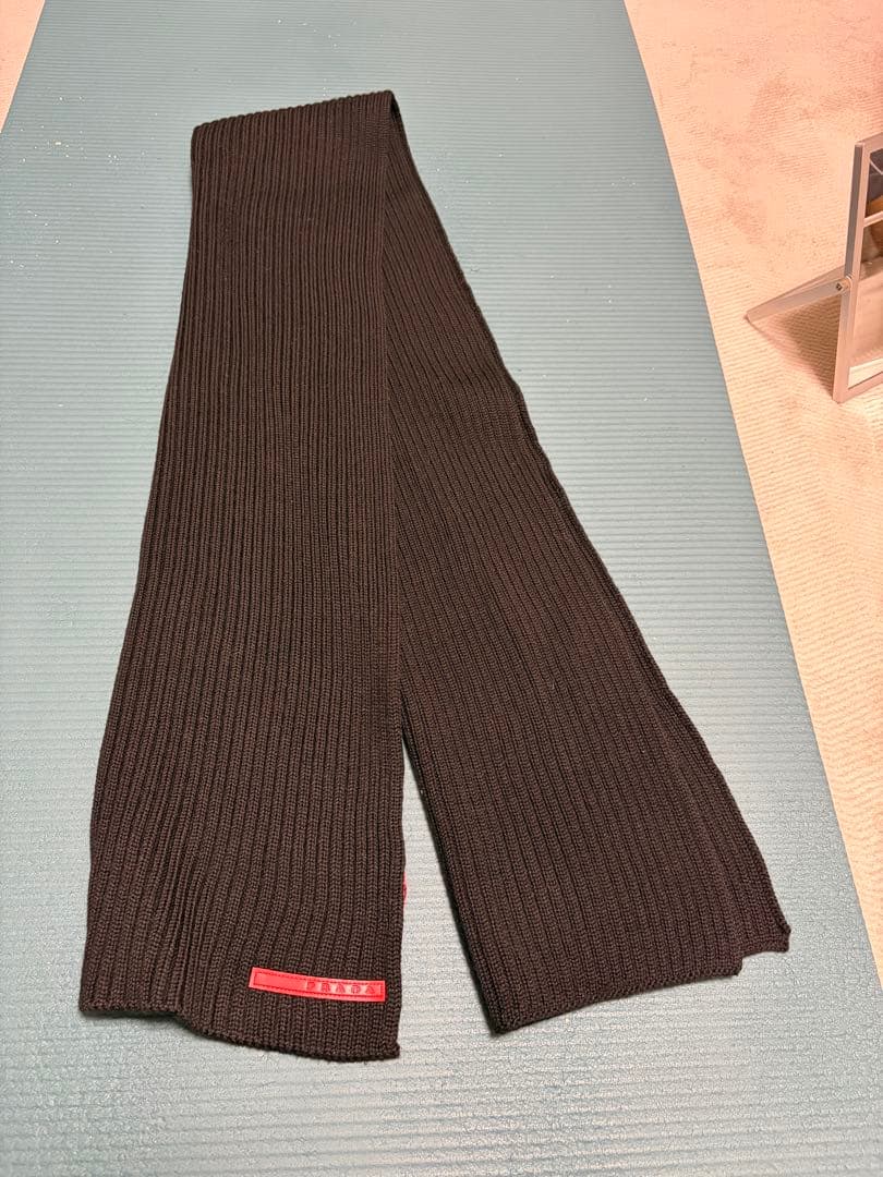 PRADA スポーツ　ブラック マフラー 100%厚手ウール　プラダ