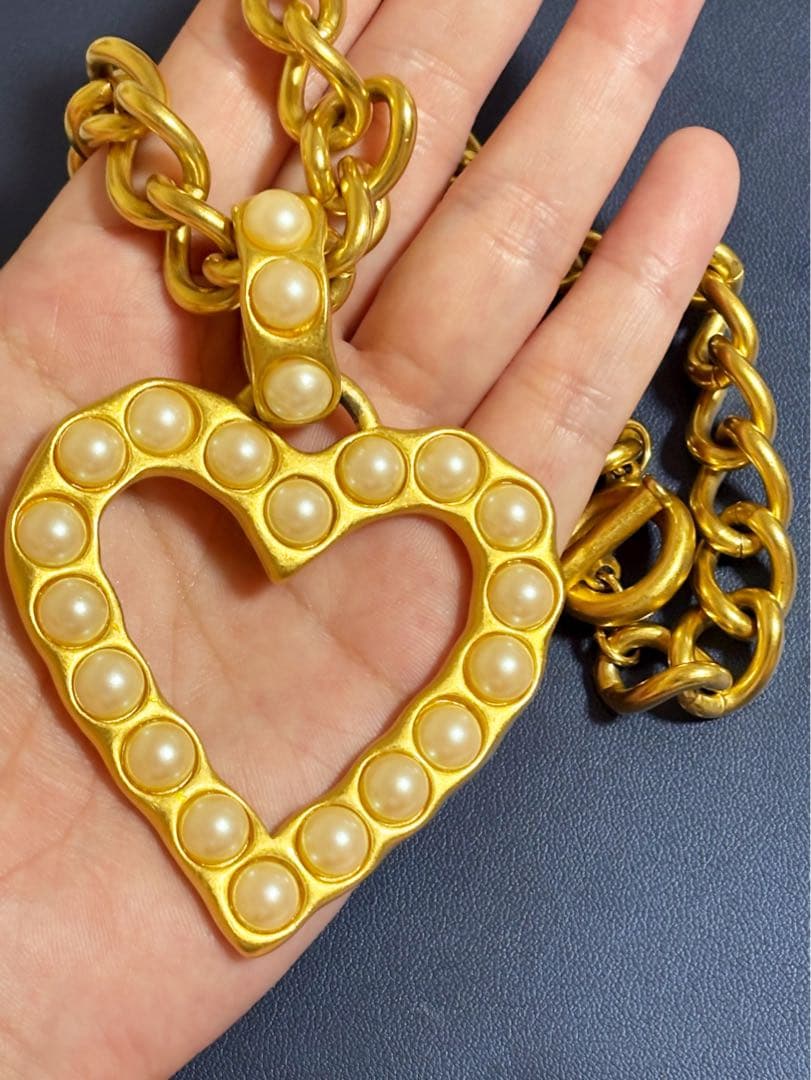 希少　大　ずっしりGIVENCHYハート型ペンダントネックレス　レアヴィンテージ