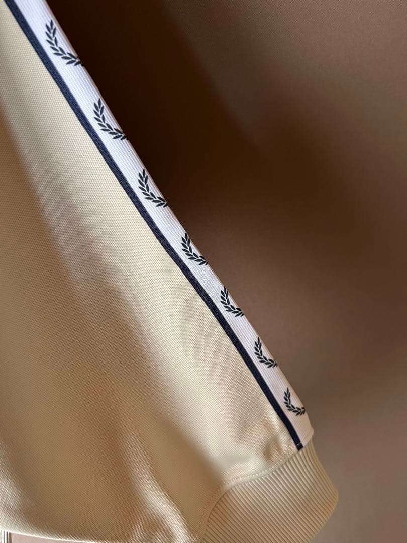 Taped Track Jacket／フレッドペリートラックジャケット