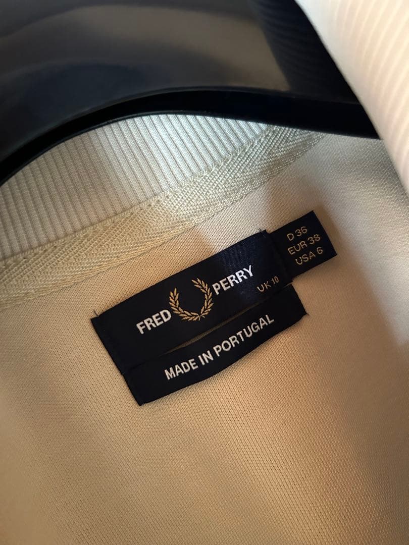 Taped Track Jacket／フレッドペリートラックジャケット