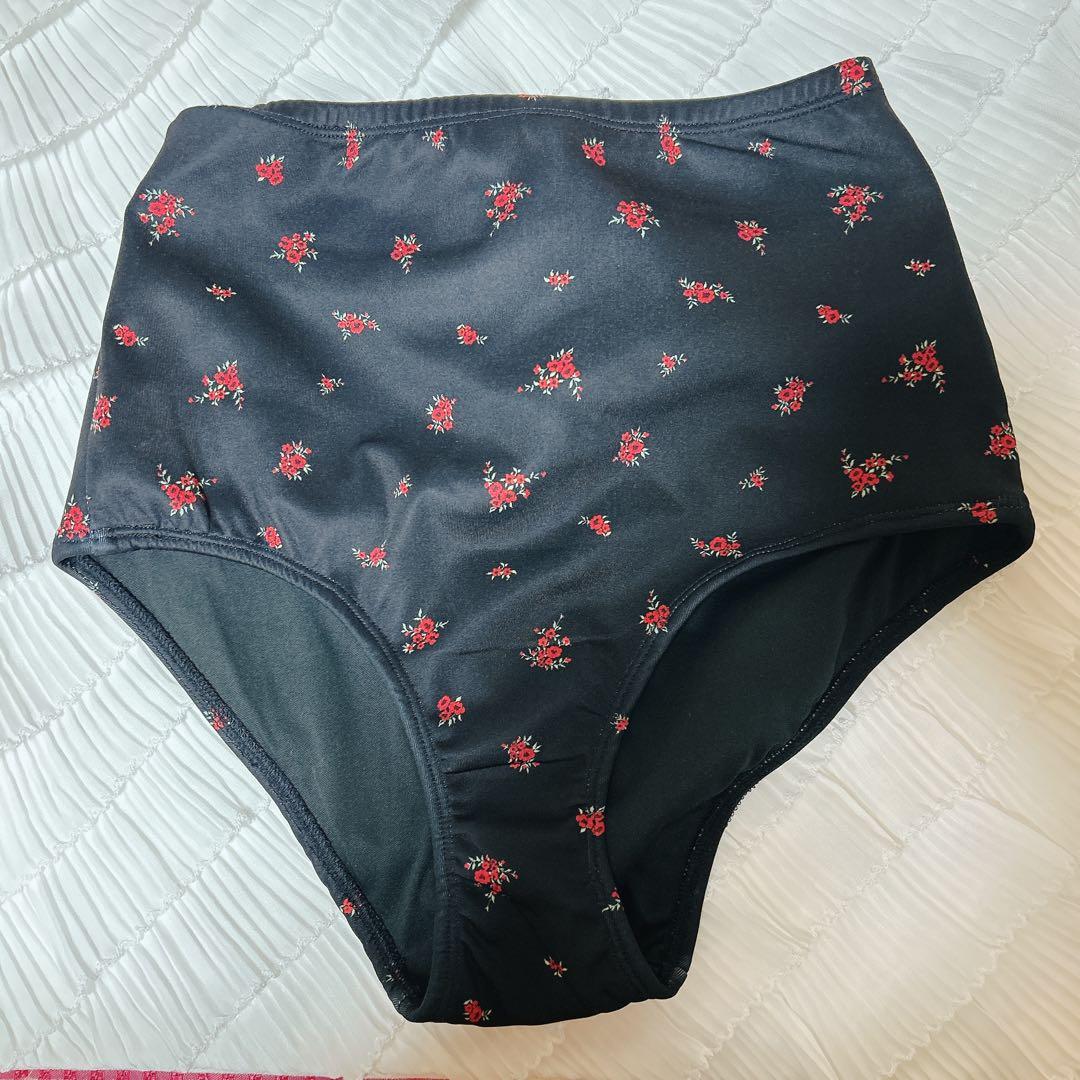 【値下げ】Lily Brown 水着　ギャザーショルダースウィムウェア