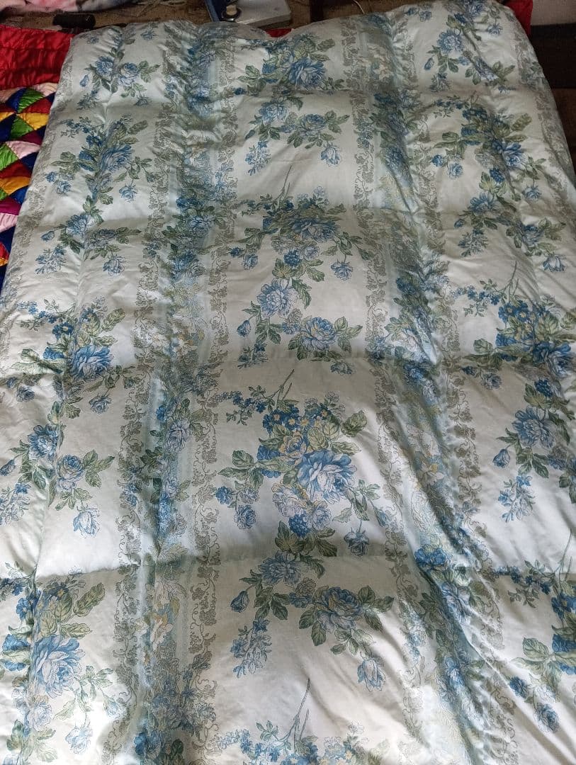 羽毛掛け布団 花柄ブルー　ダウン推定90% 羽毛推定1.1㌔ シングルサイズ