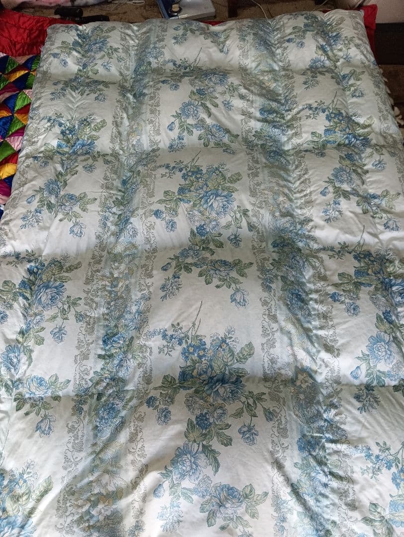 羽毛掛け布団 花柄ブルー　ダウン推定90% 羽毛推定1.1㌔ シングルサイズ