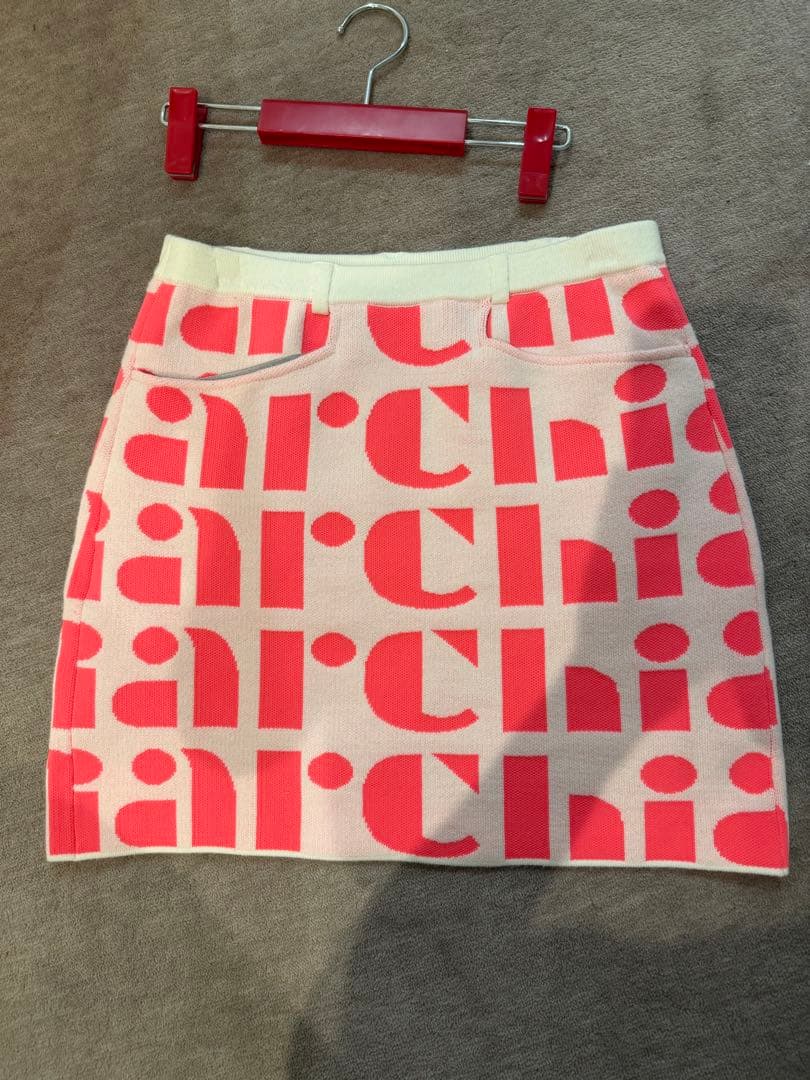 アルチビオ ピンクとホワイトのゴルフスカート38