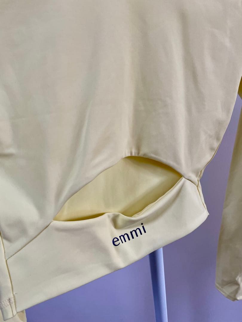 エミヨガ新品2点セット❗️限定リトルフラワーレギンス&サスティナレッチプルオーバー