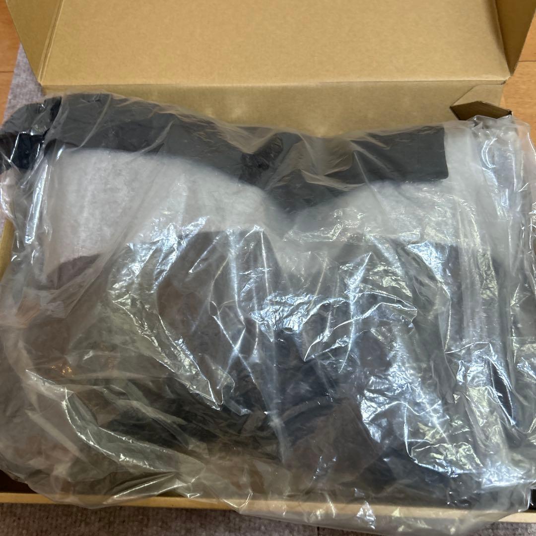 MIUMIUフリル付き黒ワンピース