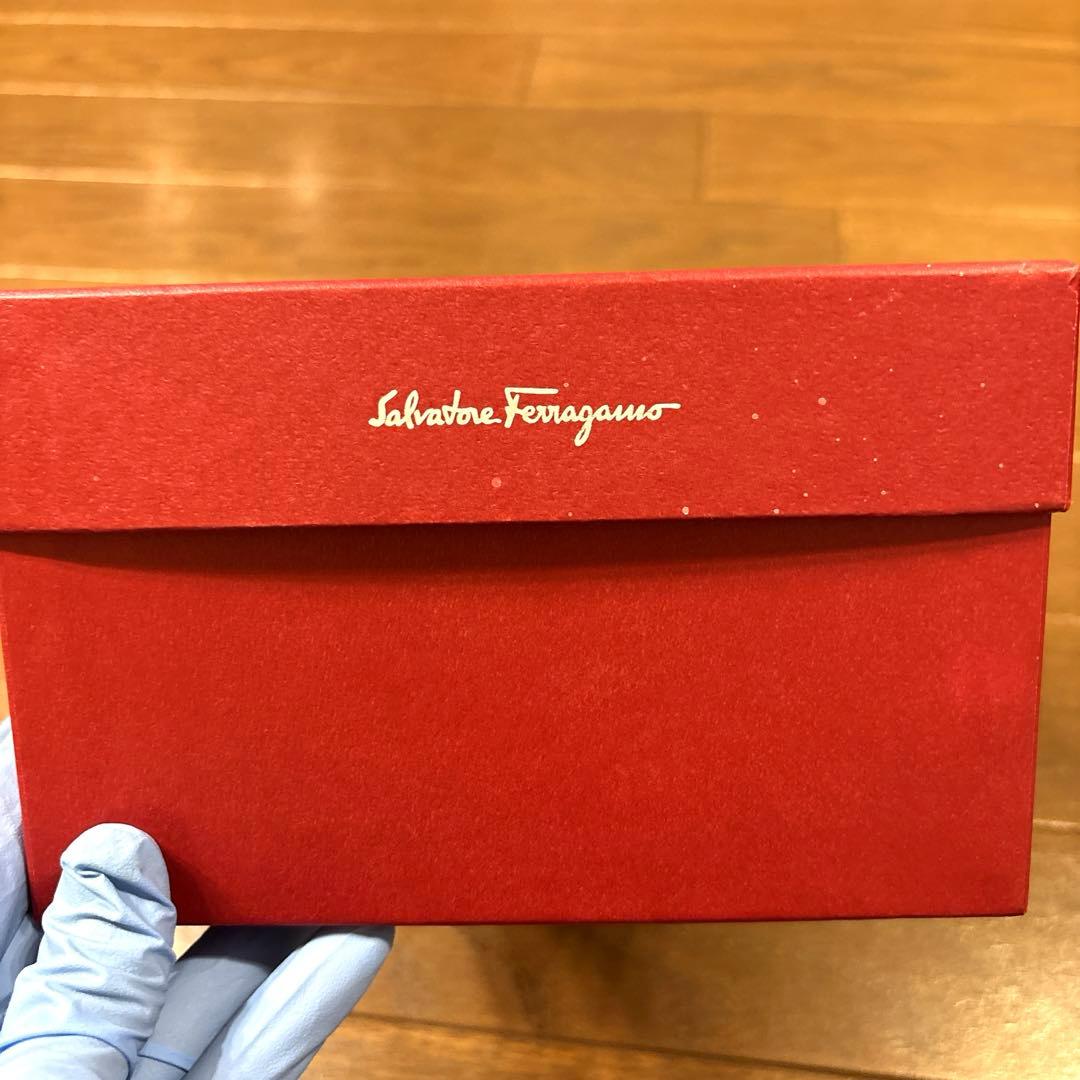 フェラガモ VIVA ナッパカーフ　キャラウェイ　リボンパンプス71/2 サイズ