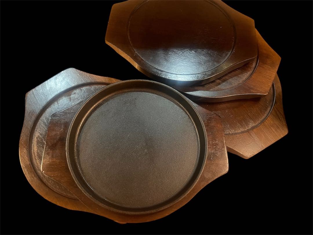 鉄板22cmステーキ皿　丸型(IH対応)鉄 ー丸皿+木製プレート20枚セット