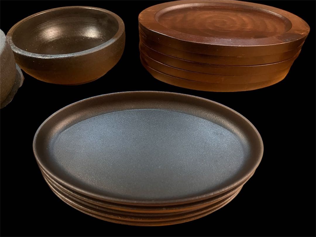 鉄板22cmステーキ皿　丸型(IH対応)鉄 ー丸皿+木製プレート20枚セット