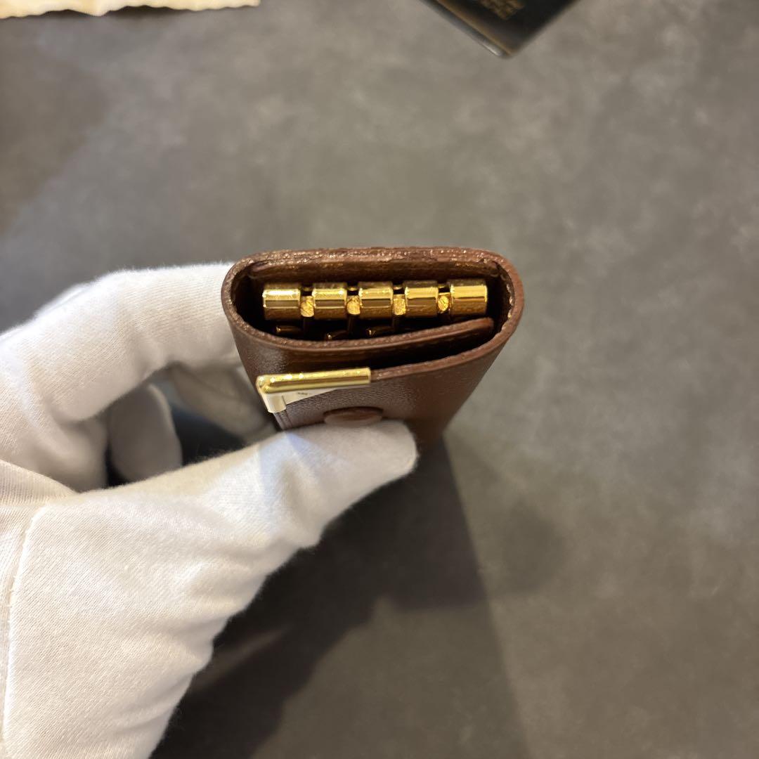 【新品】Yves Saint Laurent レザーキーケース ブラウン　ロゴ