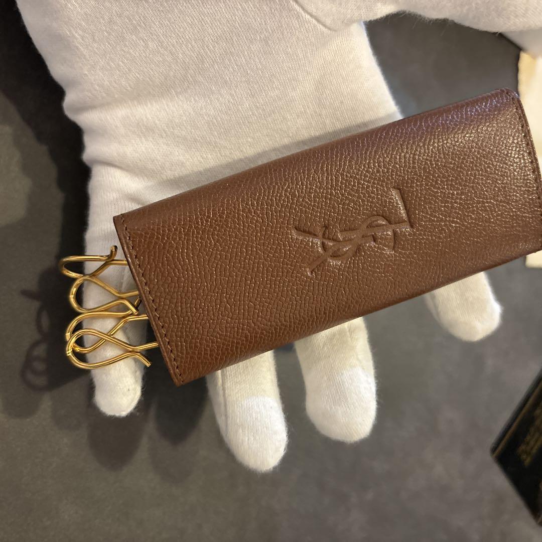 【新品】Yves Saint Laurent レザーキーケース ブラウン　ロゴ